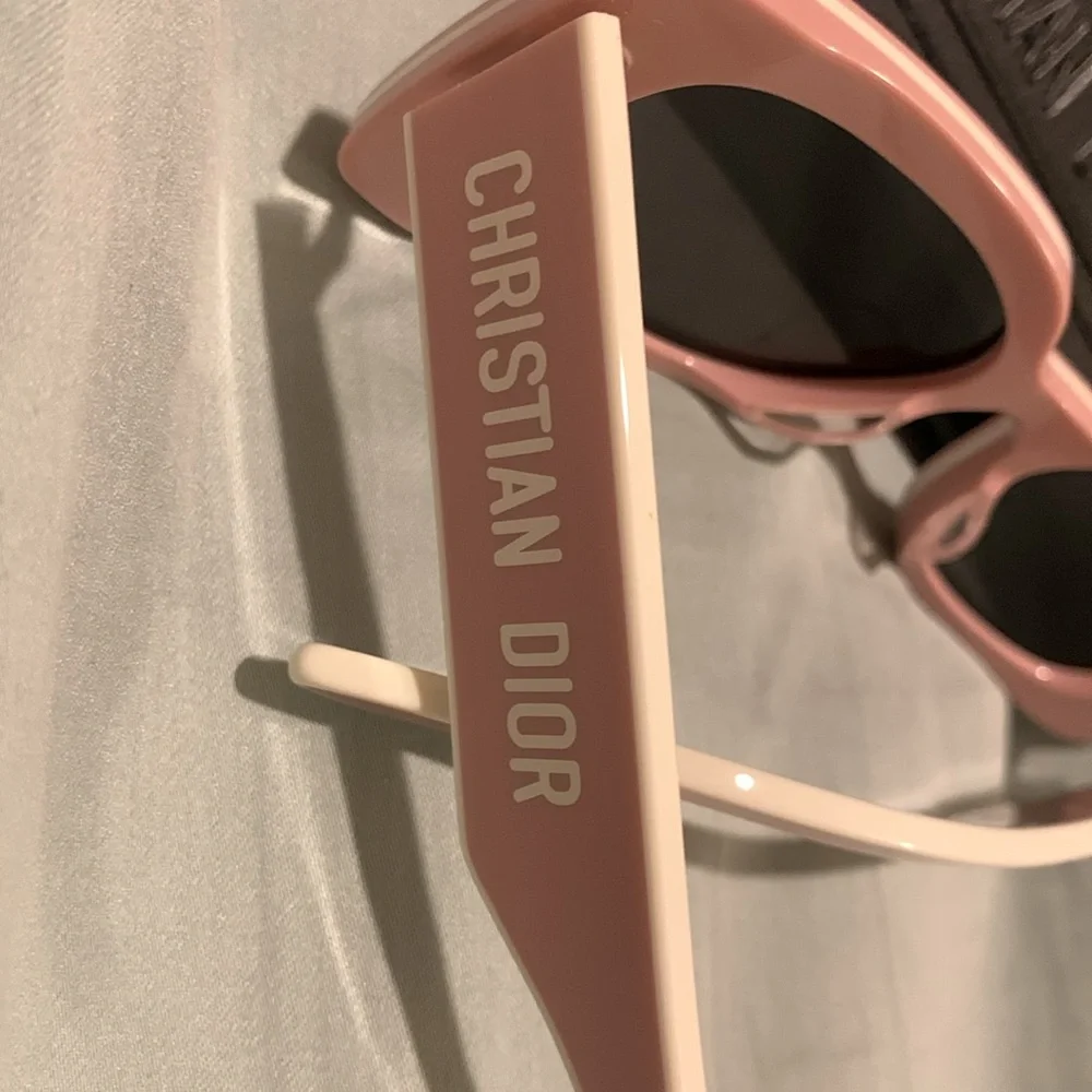 Brand new and authentic limited edition fashion pink cat like sunglasses CHANEL